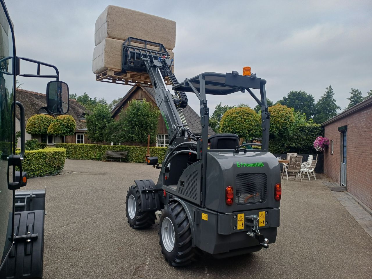 WCM TL2511E elektrische minishovel shovel