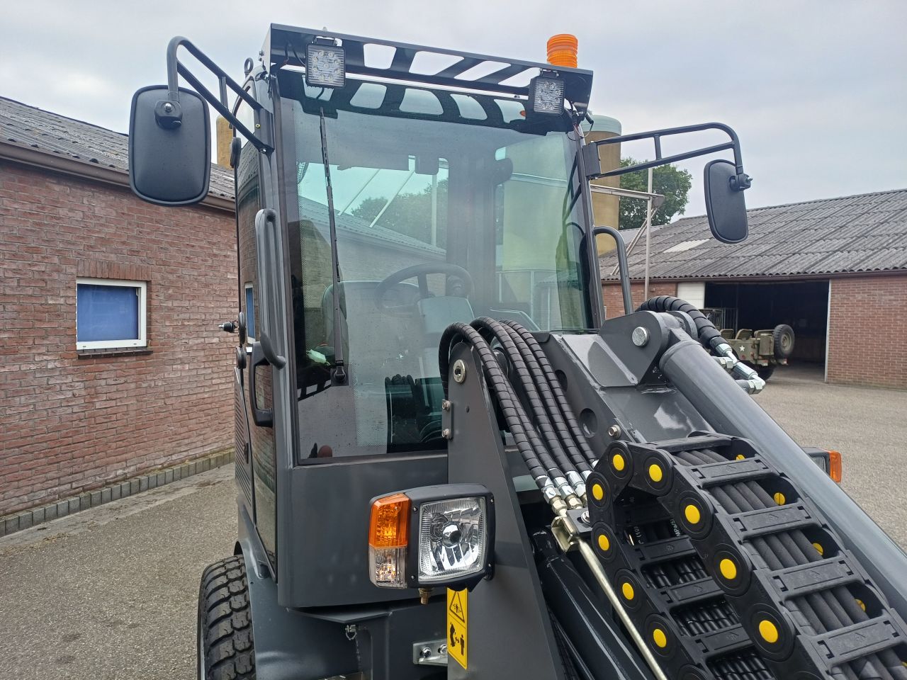WCM TL2511E elektrische minishovel shovel