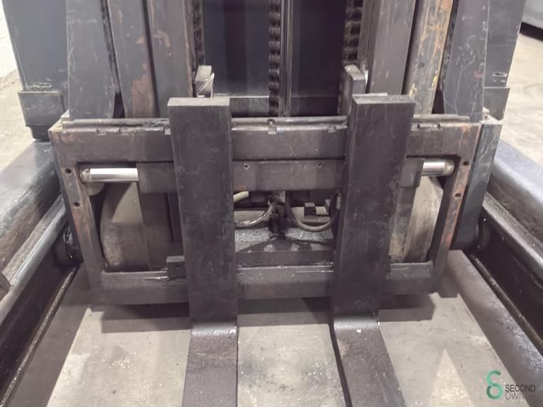 Schubmaststapler Elektrisch Linde R16G 2013