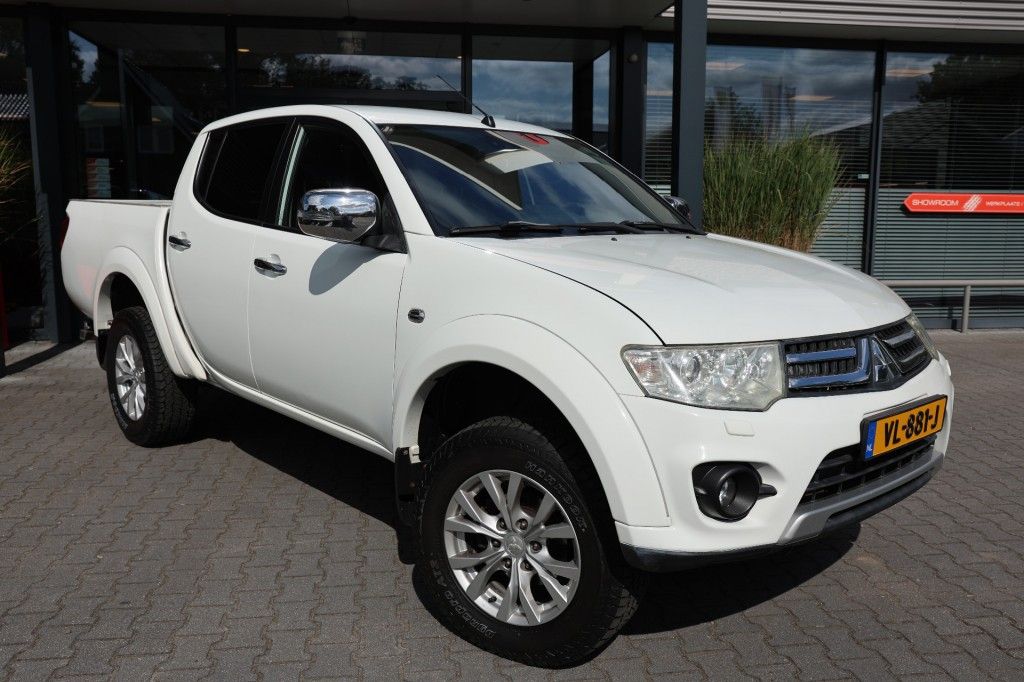 Mitsubishi L200 2.5 DCI DUBBEL CABIN 2ZITS A/T 4WD VAN