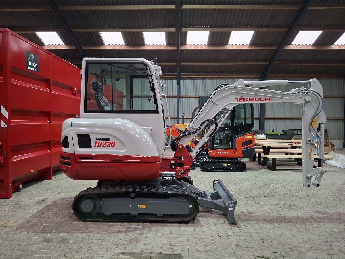 Takeuchi TB230, minigraver, minikraan, BJ2026, 2 stuks, Nieuw!
