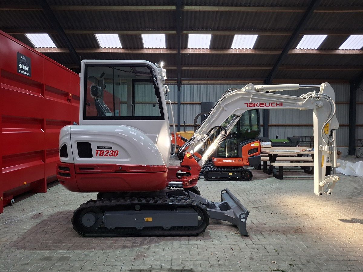 Takeuchi TB230, minigraver, minikraan, BJ2026, 2 stuks, Nieuw!