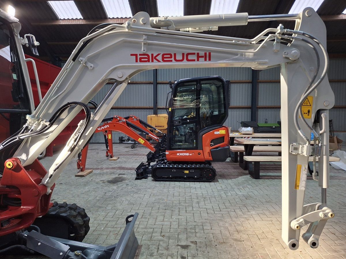 Takeuchi TB230, minigraver, minikraan, BJ2026, 2 stuks, Nieuw!