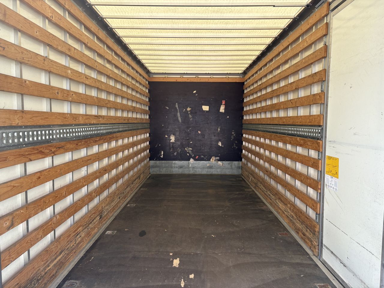 Be trekker 7.7 ton Iveco Daily 40C18 Clixtar met laadklep 1000 k