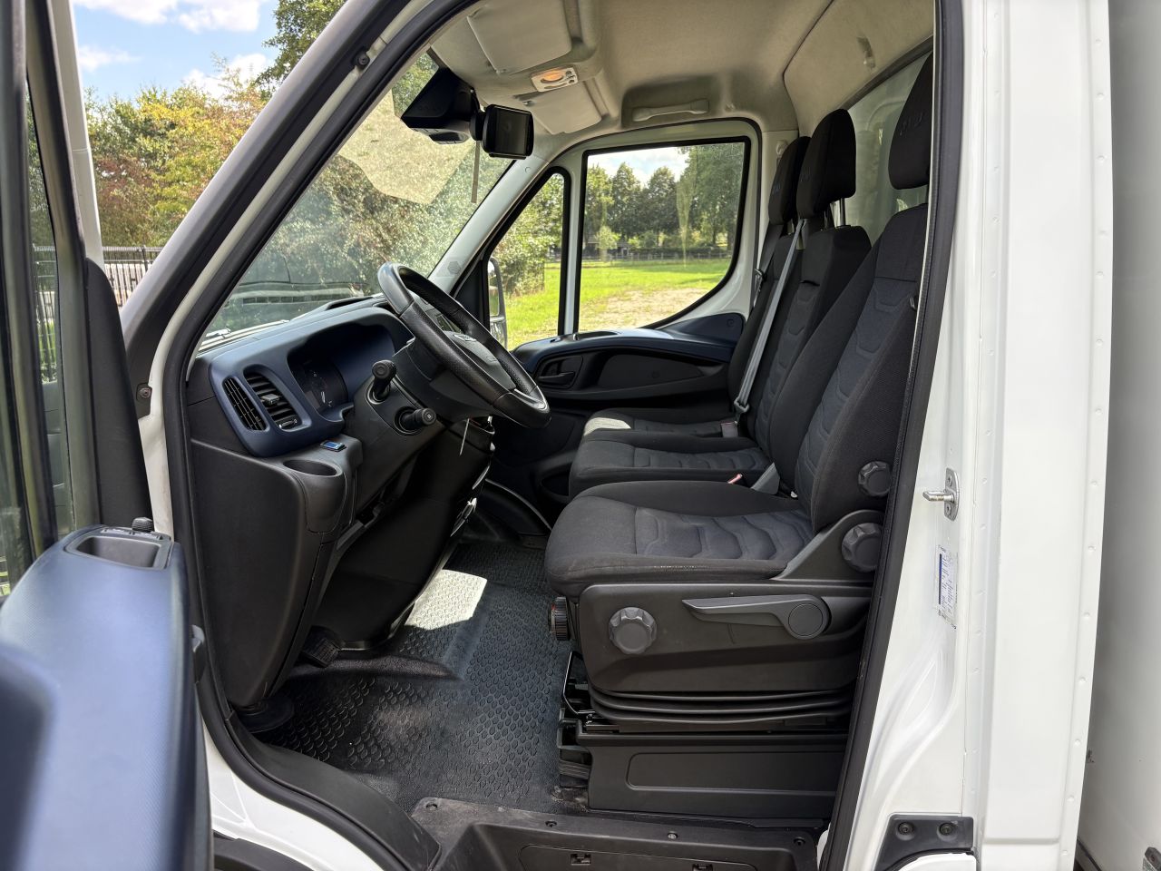 Be trekker 7.7 ton Iveco Daily 40C18 Clixtar met laadklep 1000 k