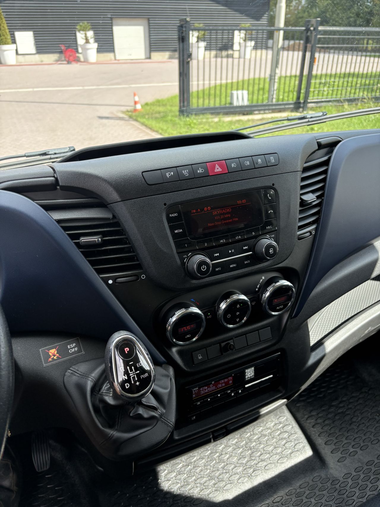 Be trekker 7.7 ton Iveco Daily 40C18 Clixtar met laadklep 1000 k