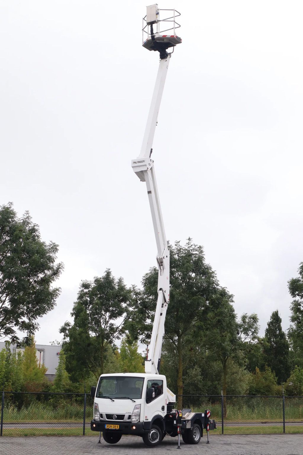 Palfinger P200 AXE | NISSAN NT400 | 20 METER | LOW KM F24P