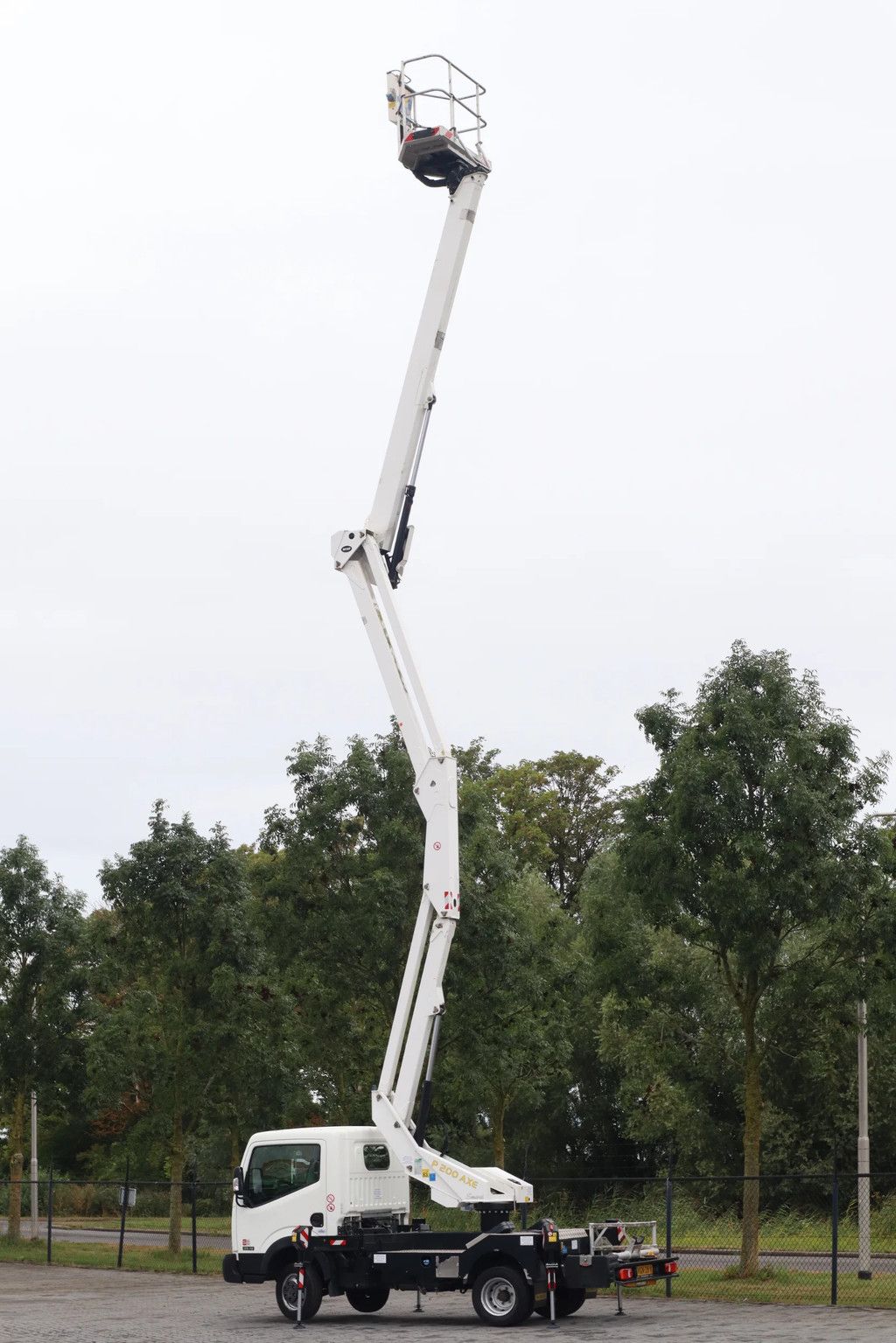 Palfinger P200 AXE | NISSAN NT400 | 20 METER | LOW KM F24P