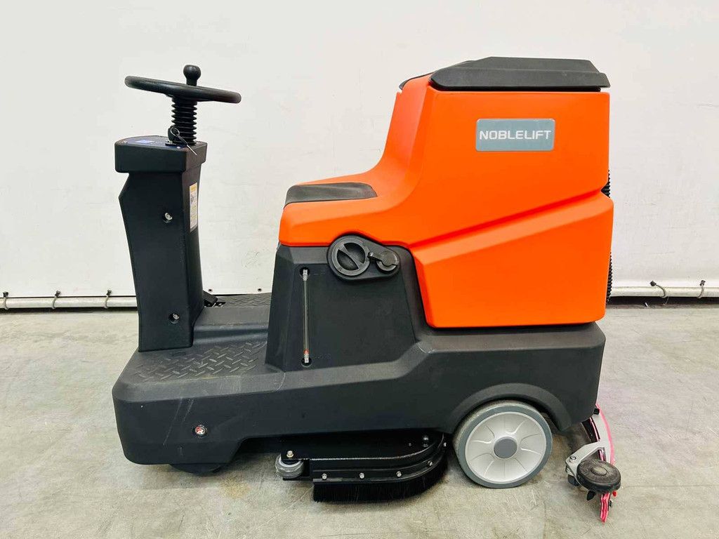 Kehrmaschine Noblelift NR810 Neu