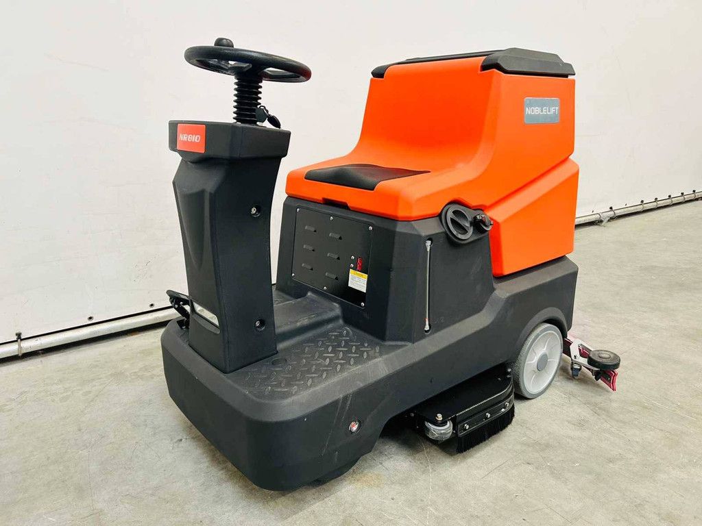 Kehrmaschine Noblelift NR810 Neu