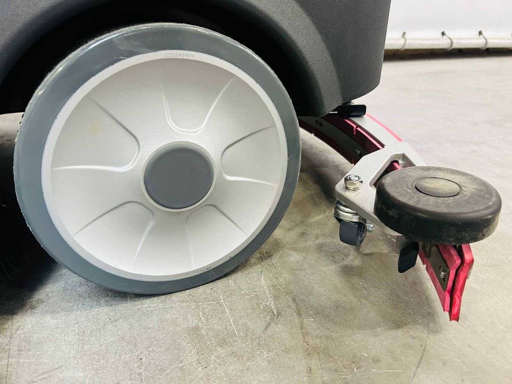 Kehrmaschine Noblelift NR810 Neu