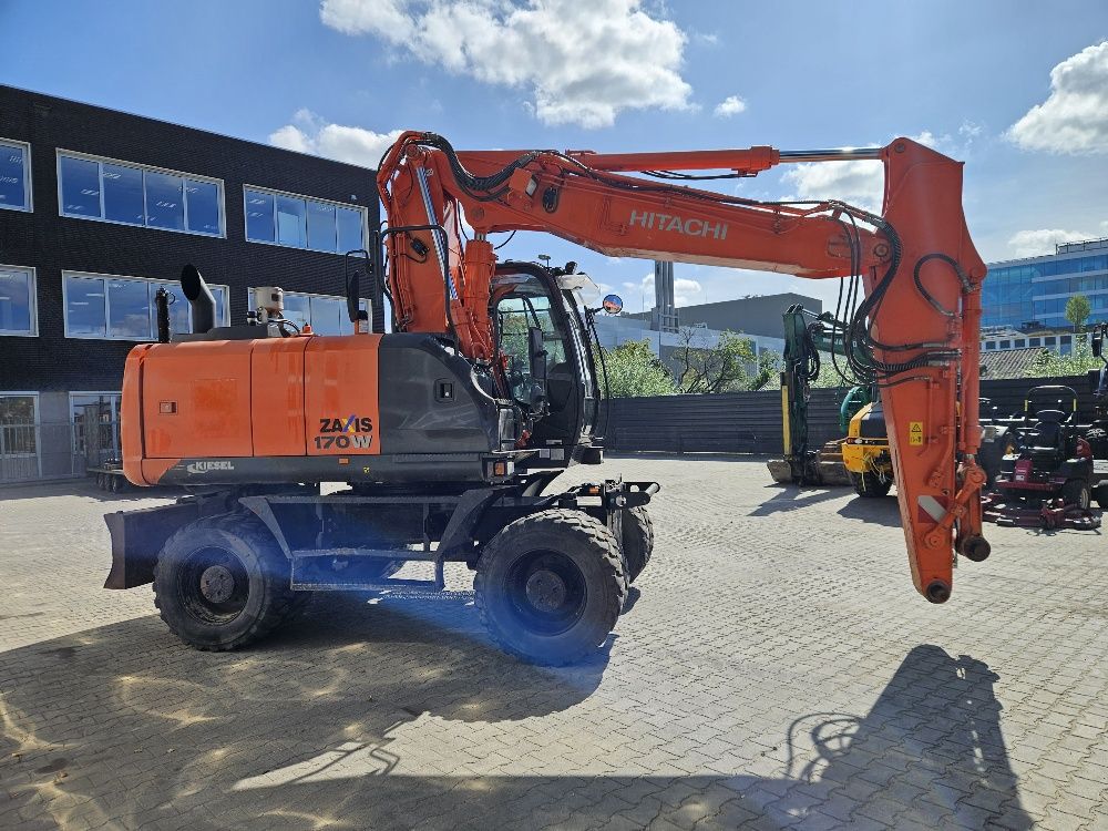 Hitachi ZX170W-5