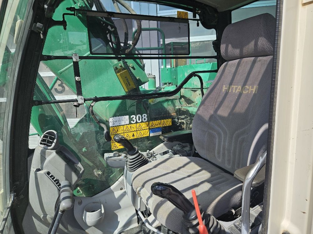 Hitachi ZX135US-6