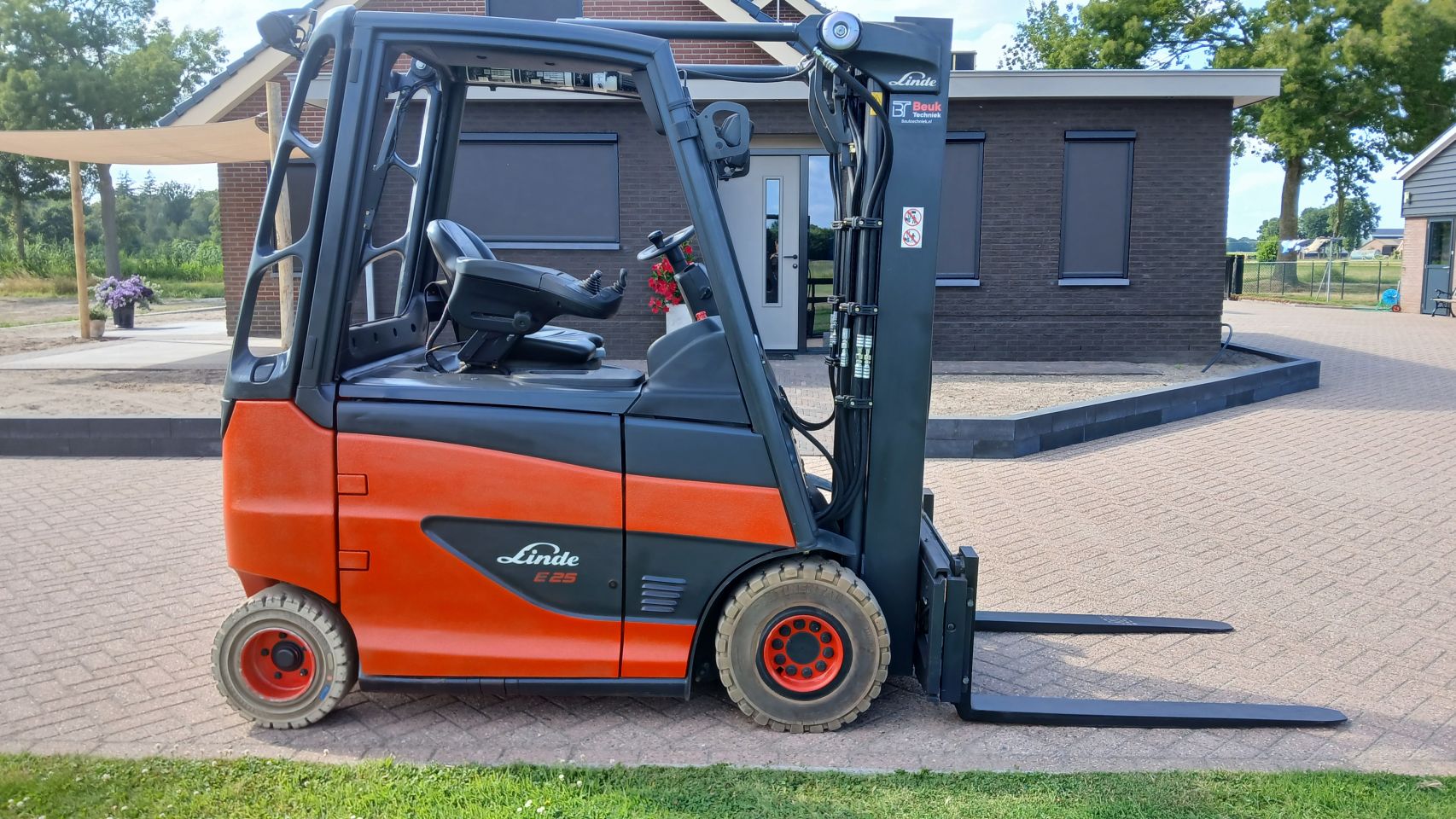 Linde e25 h / vorkenversteller / side shift / 2016