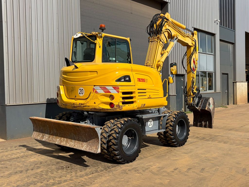 Takeuchi TB295W-1