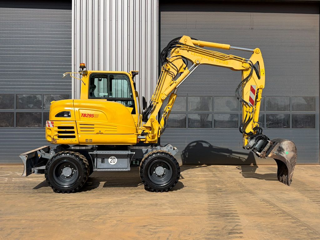 Takeuchi TB295W-1
