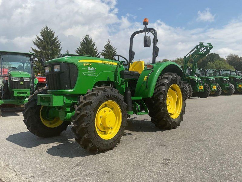 John Deere 5055 E