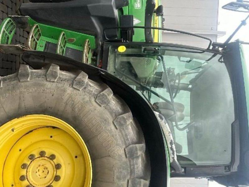 John Deere 6210R