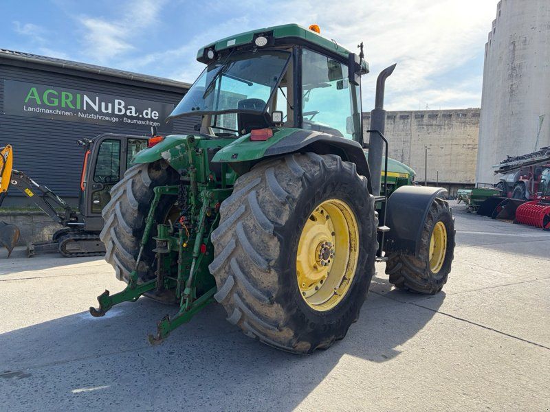 John Deere 8300