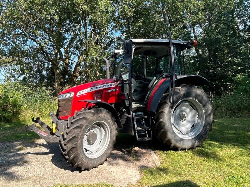 Massey Ferguson 5711 Dyna-4