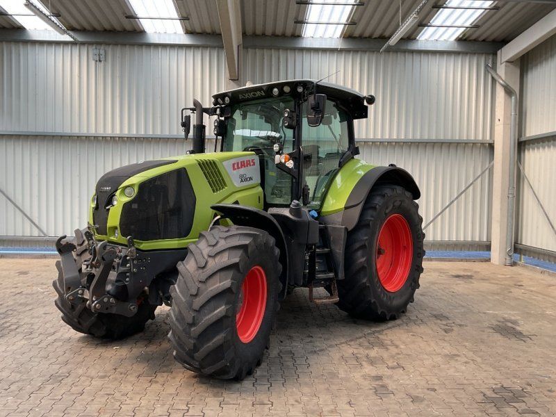 Claas Axion 810