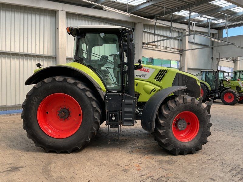Claas Axion 810