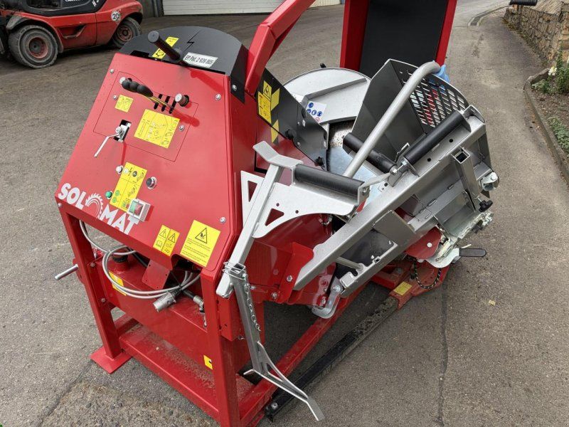 SOLOMAT AUTO Wippsäge mit schwenkb. 5m Förderband