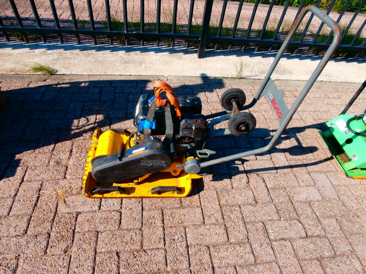 Weber diesel 6 T €1100,00 Wacker Neuson W 200 €750 ,Weber benzin