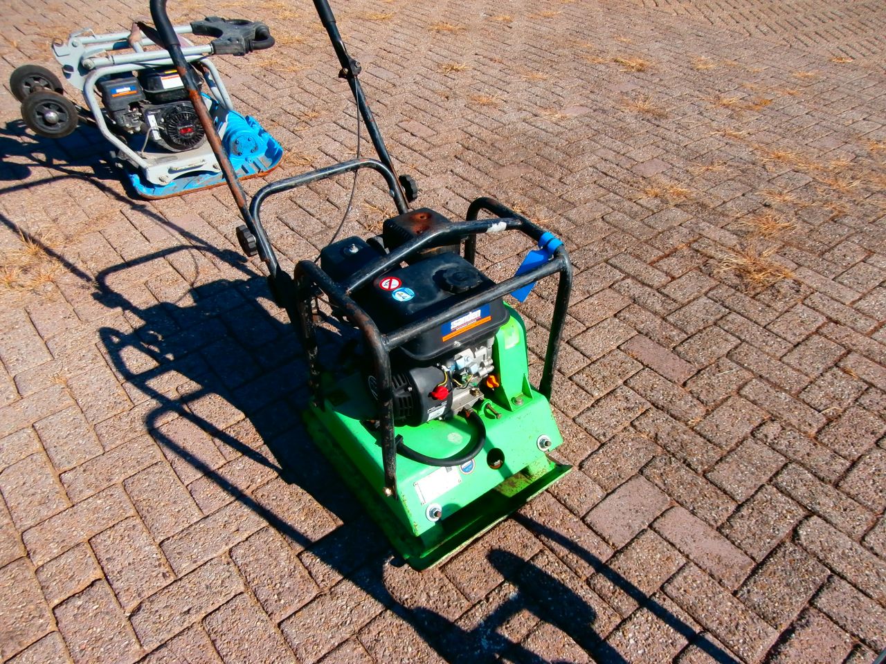 Weber diesel 6 T €1100,00 Wacker Neuson W 200 €750 ,Weber benzin