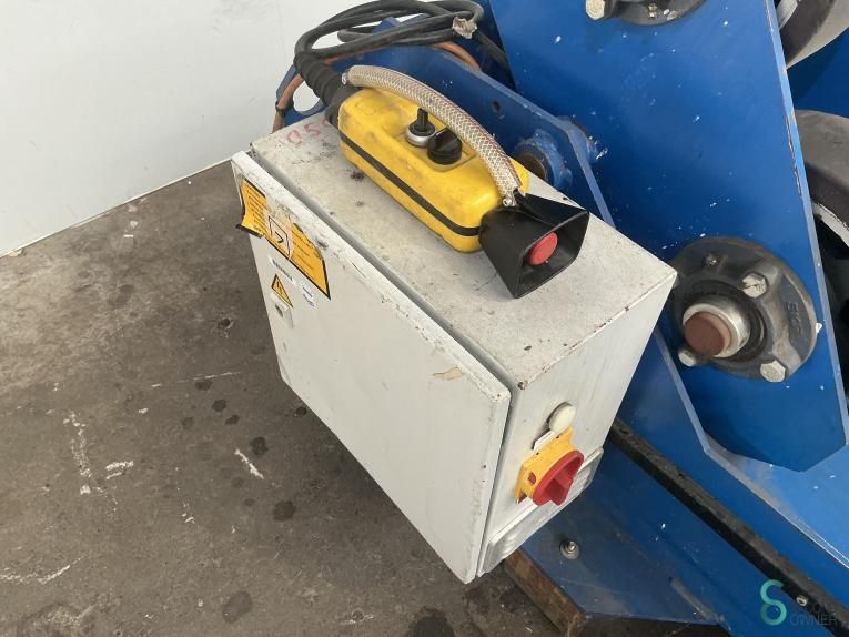 Welding manipulators ADK ZIRB 6T M+A 2011