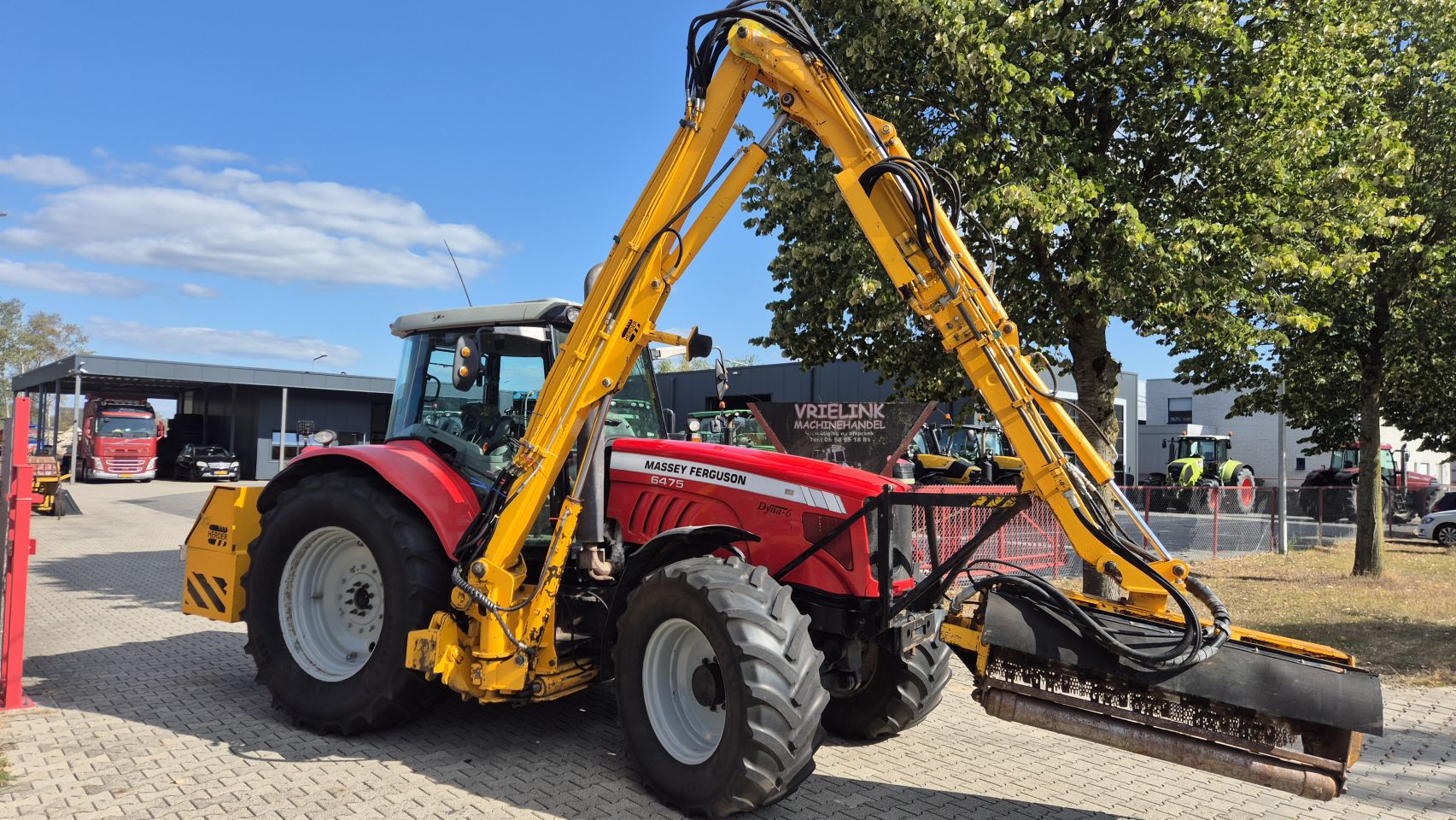 Massey Ferguson 6475 Dyna-6 met Herder MBK513LS maaiarm