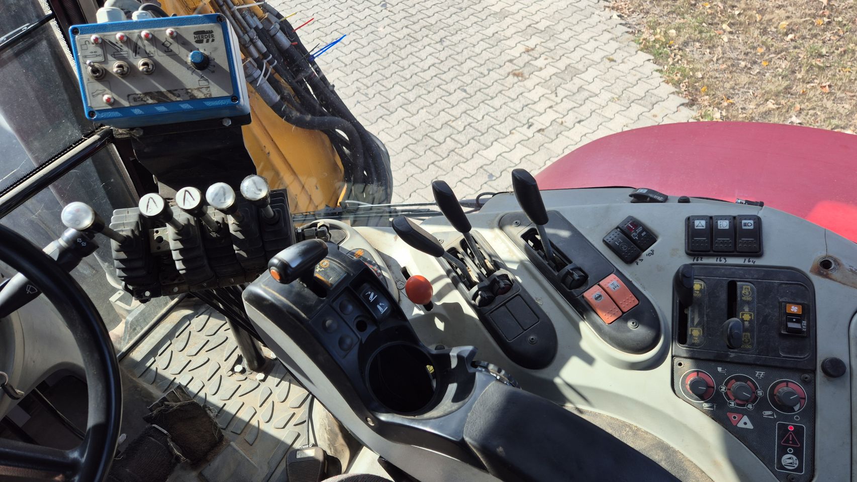 Massey Ferguson 6475 Dyna-6 met Herder MBK513LS maaiarm