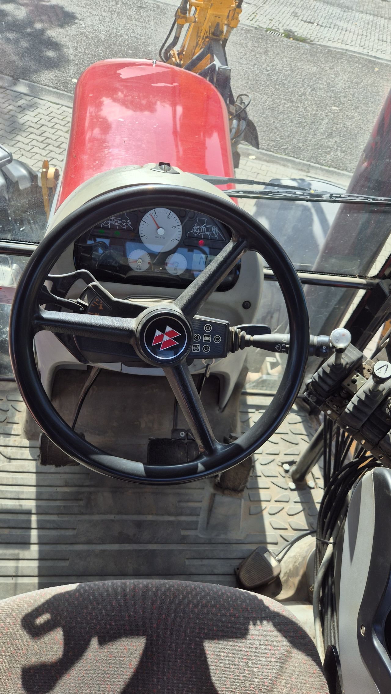 Massey Ferguson 6475 Dyna-6 met Herder MBK513LS maaiarm