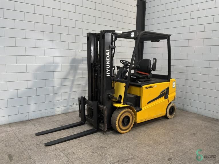 Forklifts Electric Hyundai 30BH-9 2014 Hours 5581 Triplex
