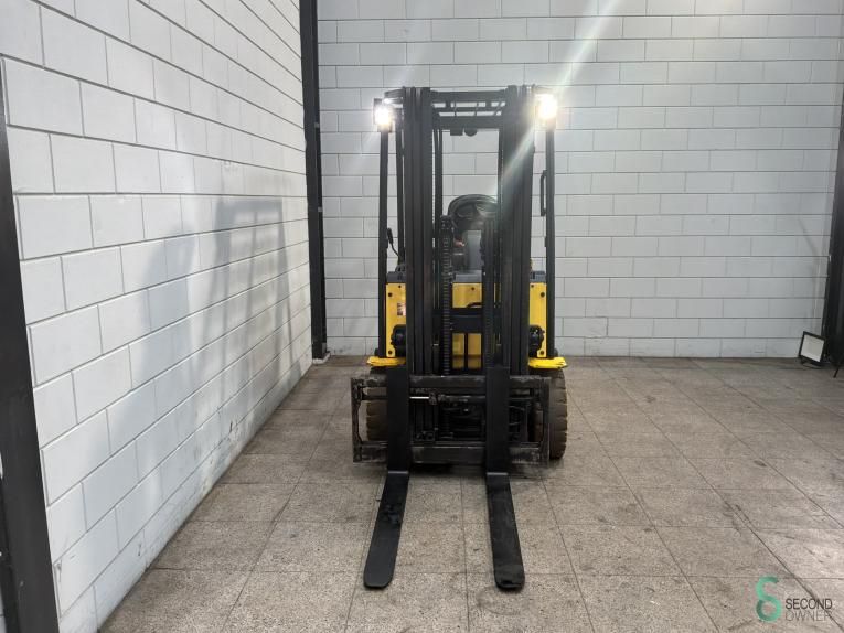 Forklifts Electric Hyundai 30BH-9 2014 Hours 5581 Triplex
