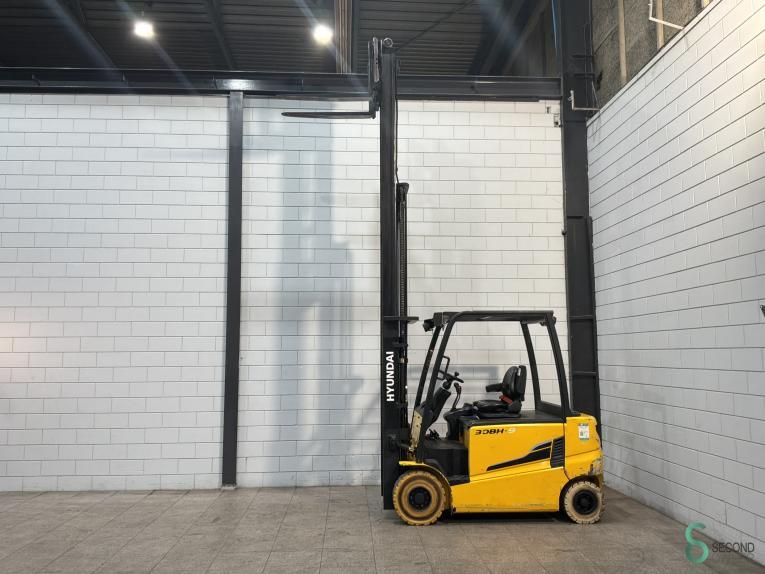 Forklifts Electric Hyundai 30BH-9 2014 Hours 5581 Triplex