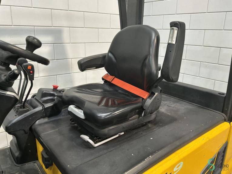 Forklifts Electric Hyundai 30BH-9 2014 Hours 5581 Triplex