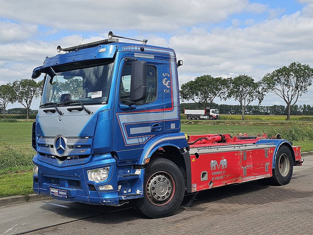 MERCEDES-BENZ ANTOS 1832 4x2 multilift 14t