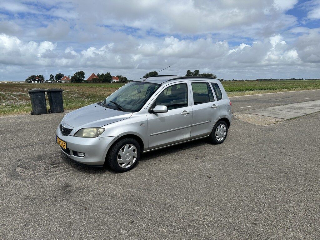 Mazda 2