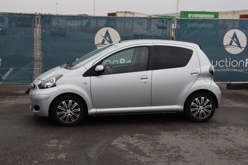 Pkw Toyota Aygo Benzin 68 PS 2012 (Margin)
