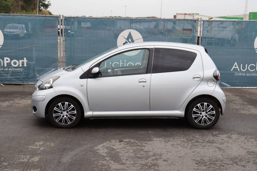 Pkw Toyota Aygo Benzin 68 PS 2012 (Margin)