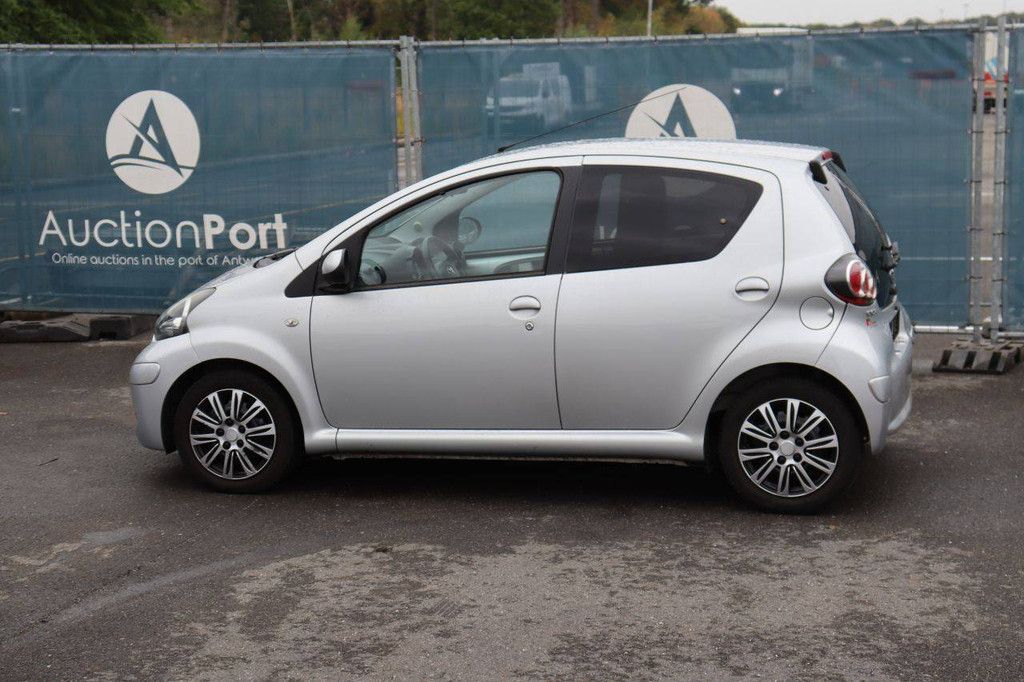 Pkw Toyota Aygo Benzin 68 PS 2012 (Margin)
