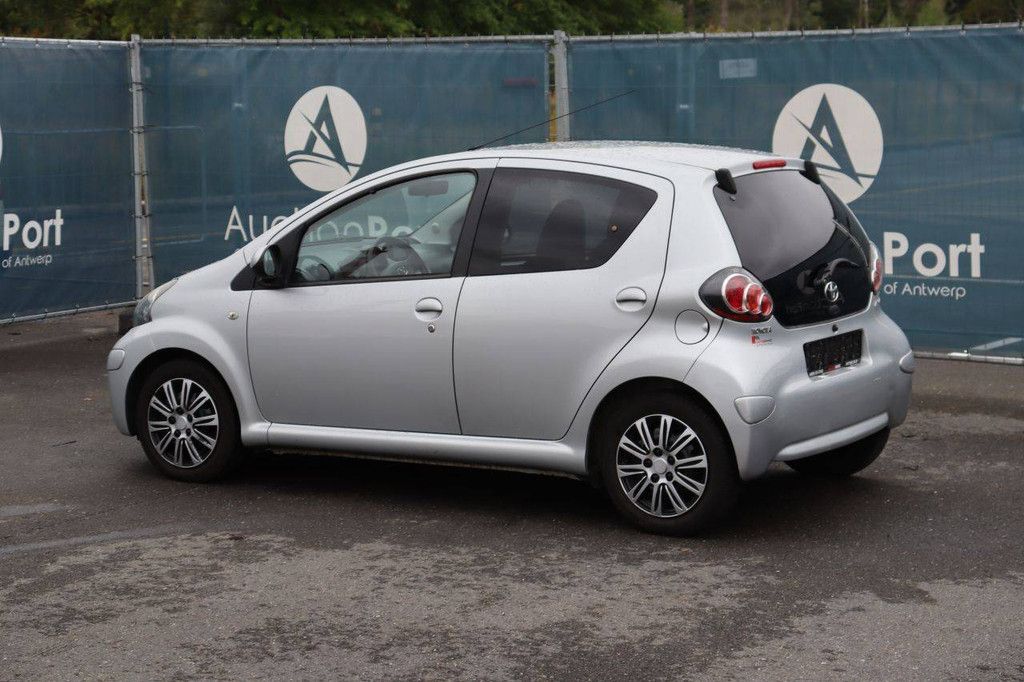 Pkw Toyota Aygo Benzin 68 PS 2012 (Margin)