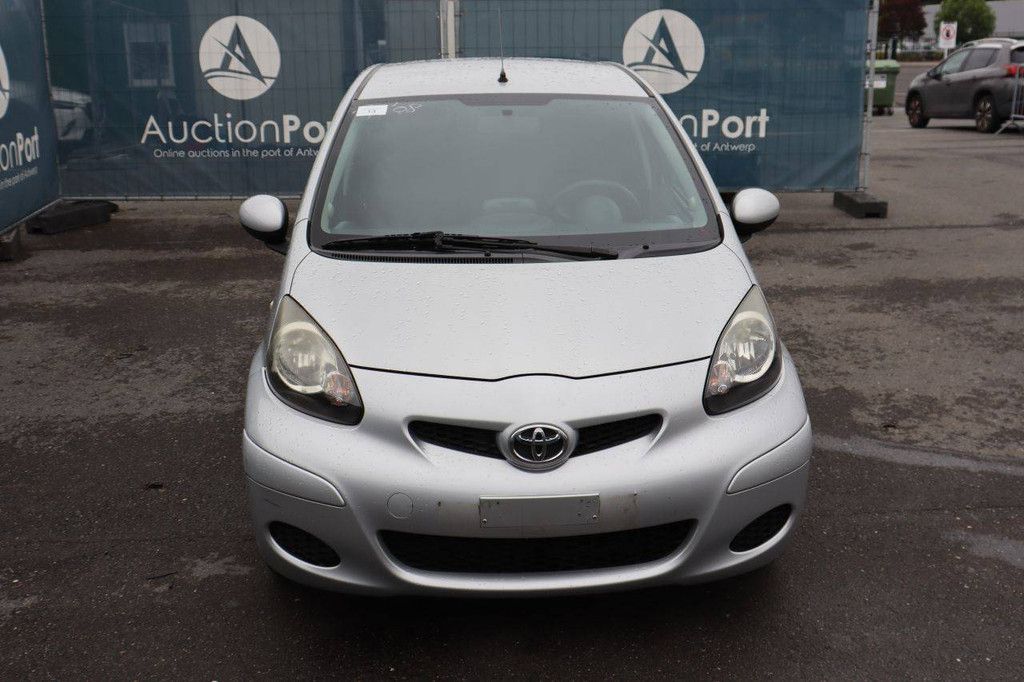 Pkw Toyota Aygo Benzin 68 PS 2012 (Margin)