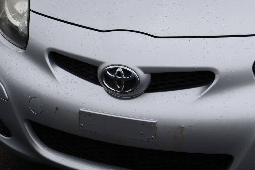 Pkw Toyota Aygo Benzin 68 PS 2012 (Margin)