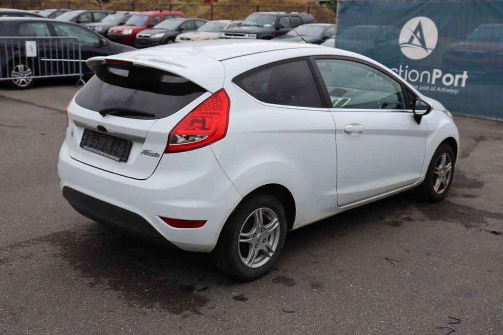 Pkw Ford Fiesta Benzin 96 PS 2010 (Margin)