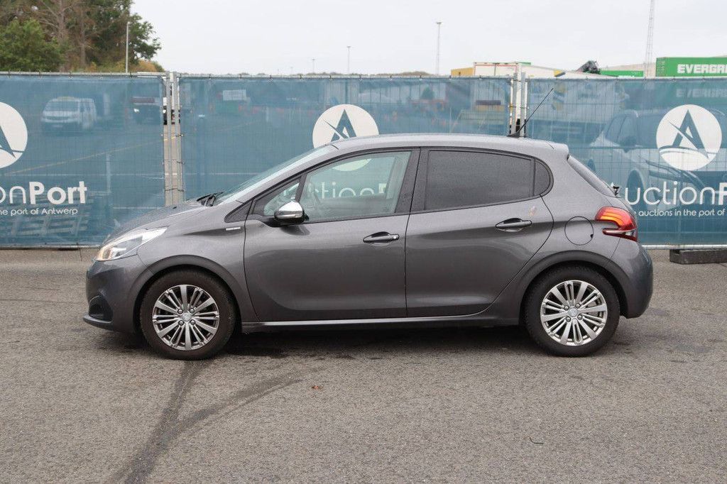 Passenger car Peugeot 208 Petrol 82hp 2018 (Margin)