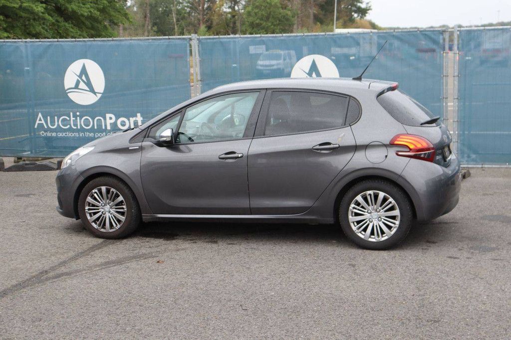 Passenger car Peugeot 208 Petrol 82hp 2018 (Margin)