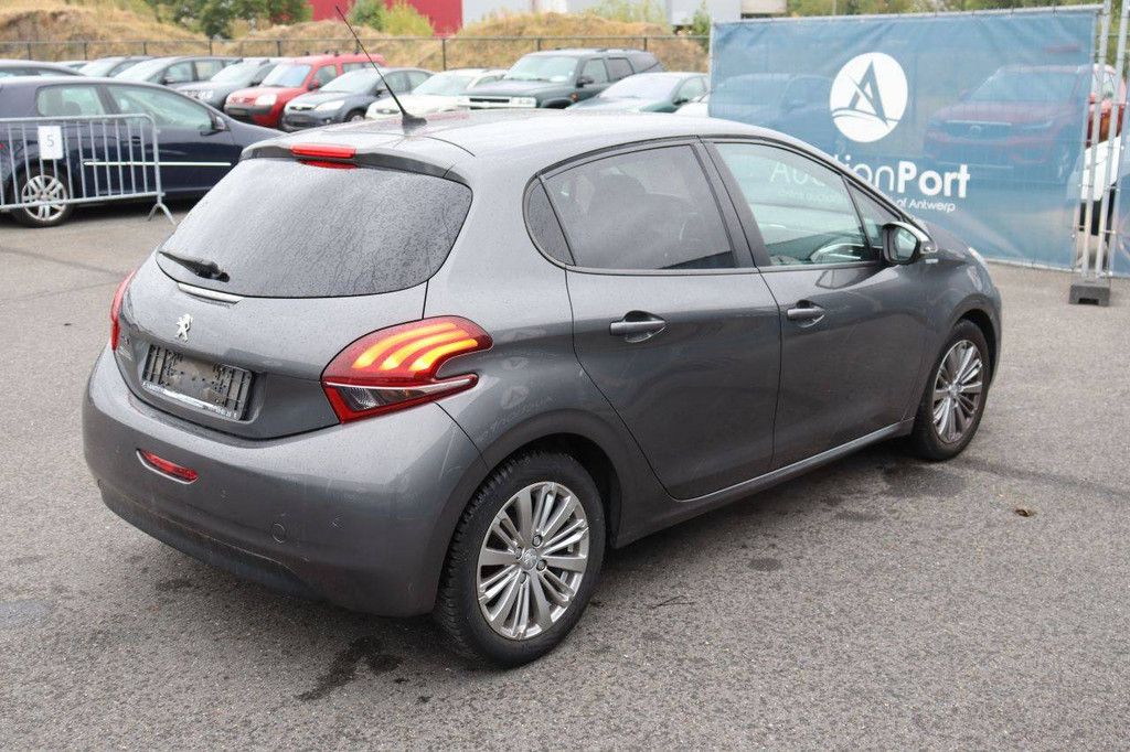 Passenger car Peugeot 208 Petrol 82hp 2018 (Margin)
