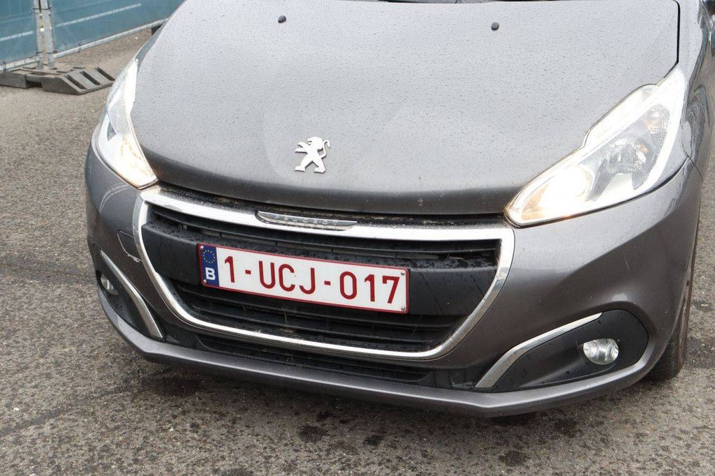 Passenger car Peugeot 208 Petrol 82hp 2018 (Margin)